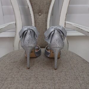 Lauren Lorraine Size 9 Heels with Bows